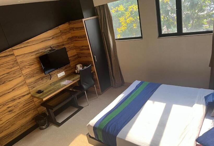 סוויטה, Aston International