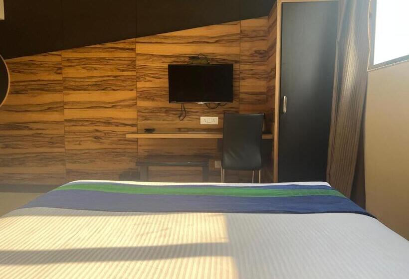 סוויטה, Aston International