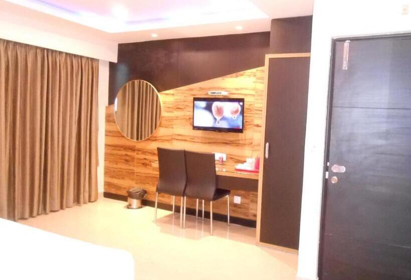 סוויטה, Aston International