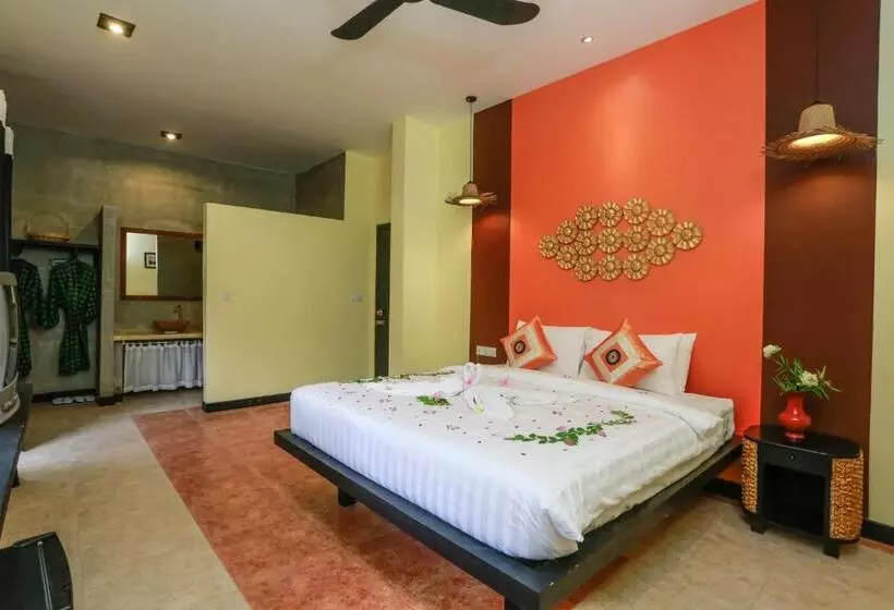 Deluxe Room King Size Bed