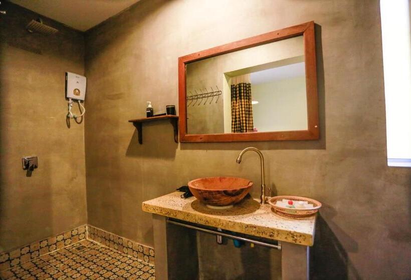 اتاق لوکس با بالکن, Home Indochine D Angkor