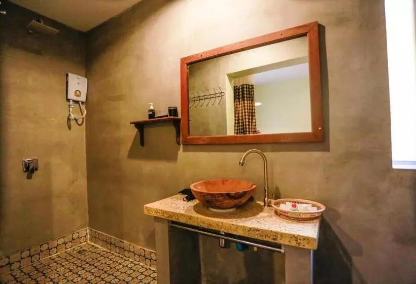 Deluxe Room with Balcony