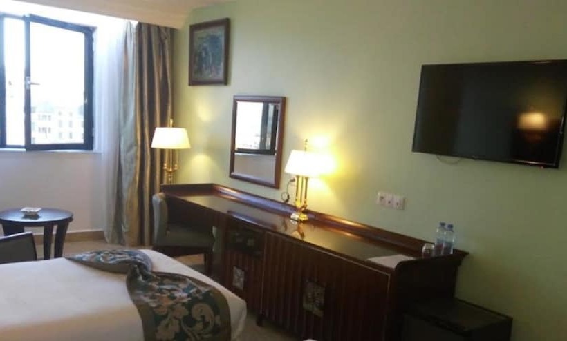 اتاق استاندارد یک نفره, Soltane