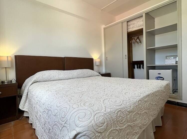 스탠다드 룸, Tamariz