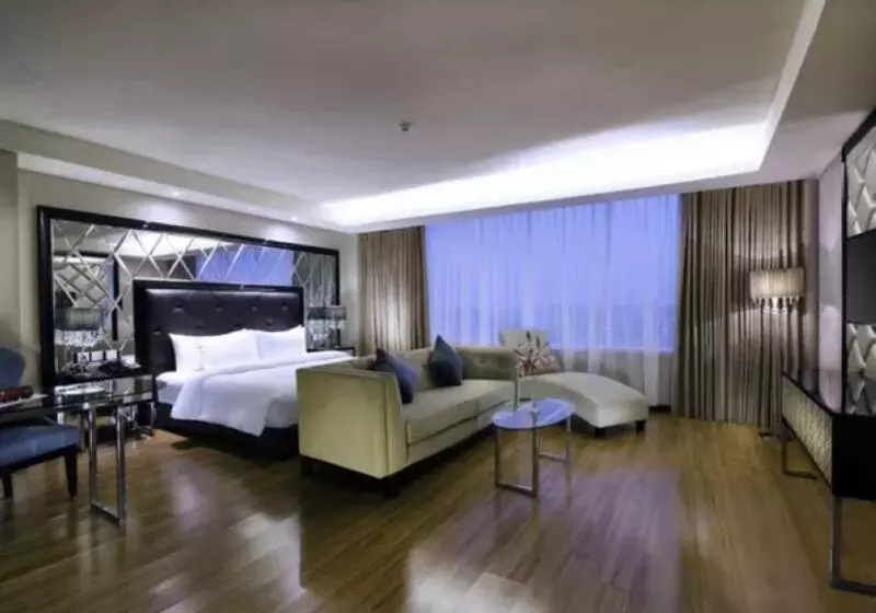 ジュニアスイート, The Alana Hotel & Convention Center Solo By Aston