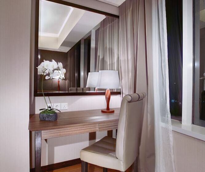 Номер Deluxe, The Alana Hotel & Convention Center Solo By Aston