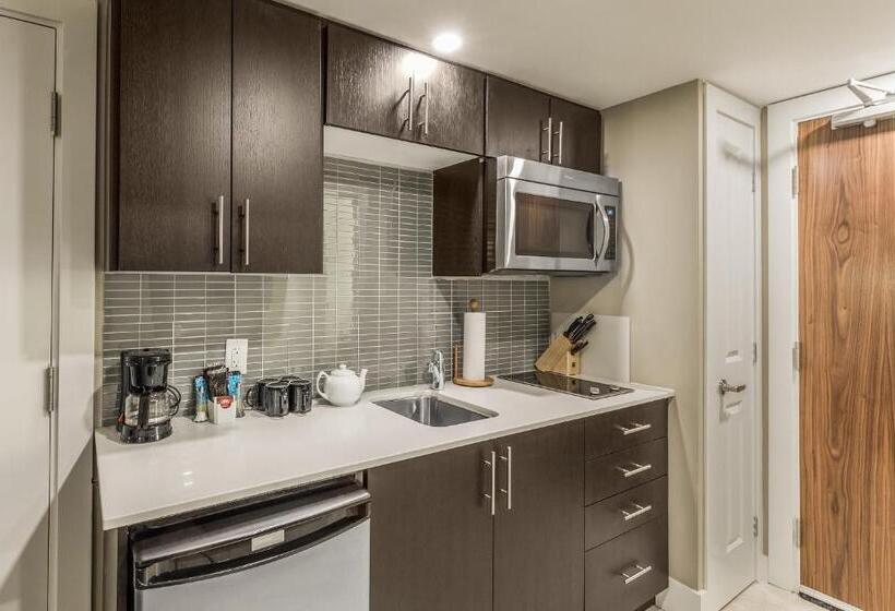 غرفة ديلوكس سرير ملكى, Living Water Resort & Spa