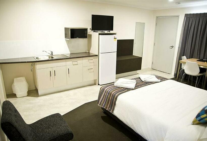 سوئیت خانواده 2 خوابه, Roma Central Motel