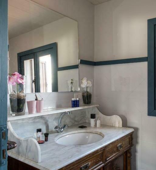 سوییت, La Maison Des Cèdres