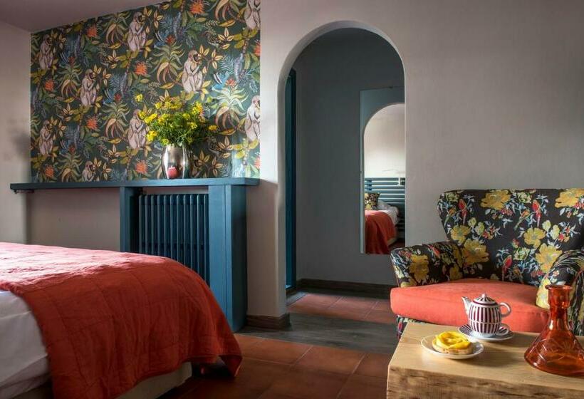 سوییت, La Maison Des Cèdres