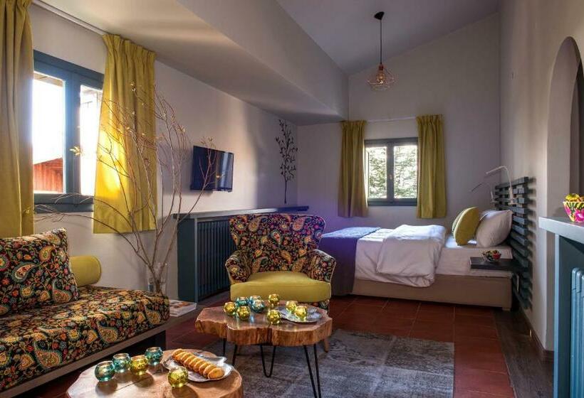 سوییت, La Maison Des Cèdres