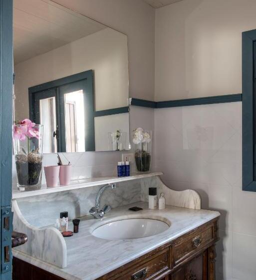 سوییت دوبلکس, La Maison Des Cèdres