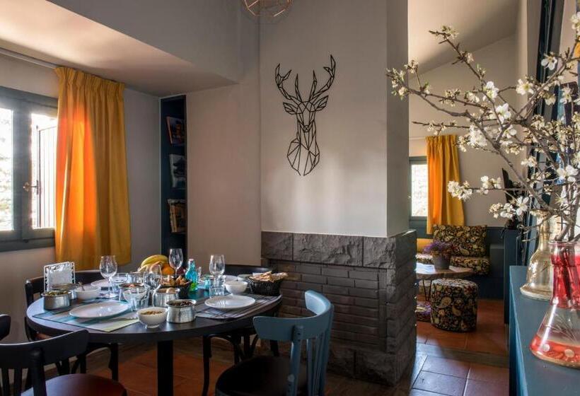 سوییت دوبلکس, La Maison Des Cèdres