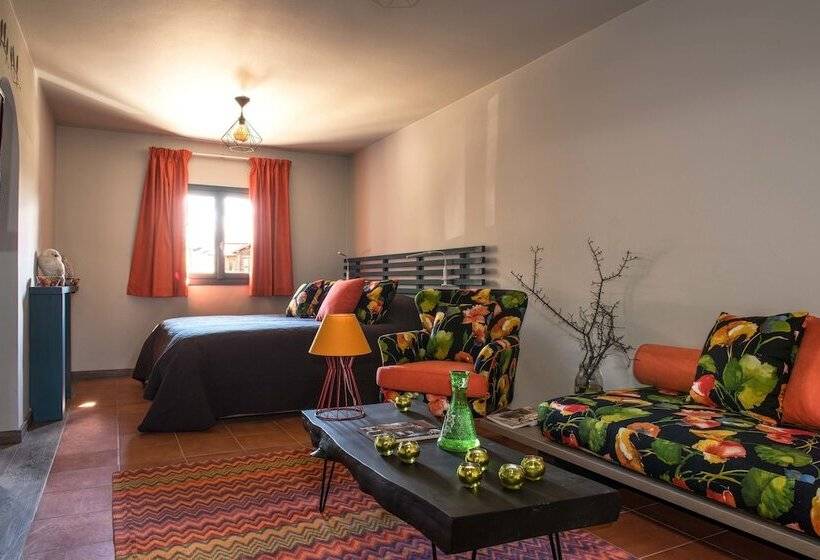 سوییت خانوادگی, La Maison Des Cèdres