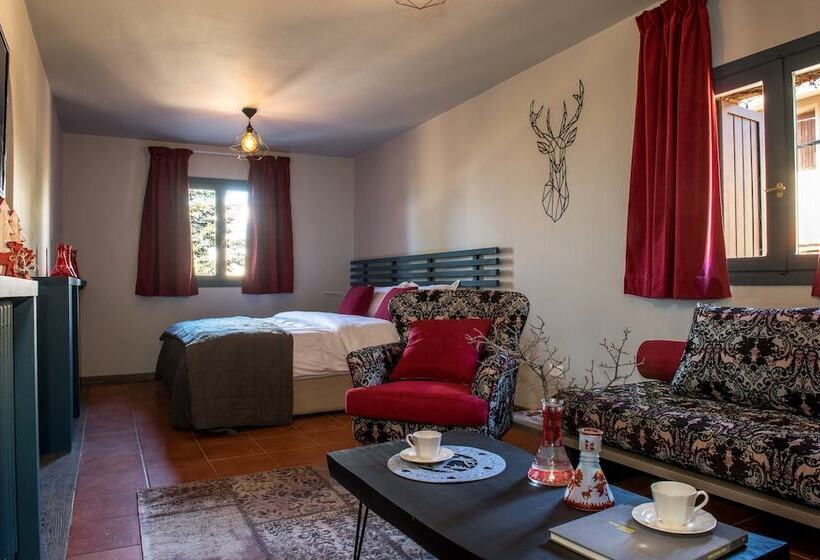 سوییت جونیور, La Maison Des Cèdres