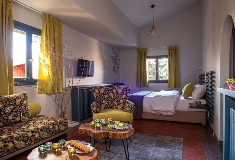 سوییت جونیور, La Maison Des Cèdres