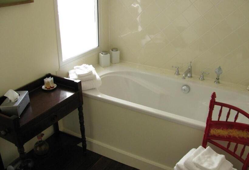 Номер Стандарт Вид на Сад, Chambres D Hôtes  B&b  La Bonneterie