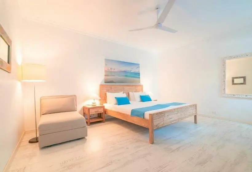اتاق لوکس با تخت بزرگ, Villa Rosa Maldives
