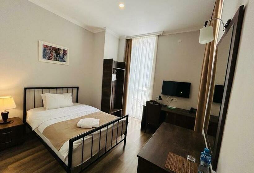 اتاق استاندارد یک تخته با بالکن, Abastumani Residence