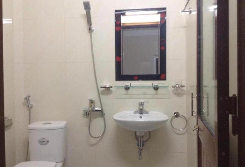 اتاق استاندارد با تخت بزرگ, Nha Nghi Gia Bao