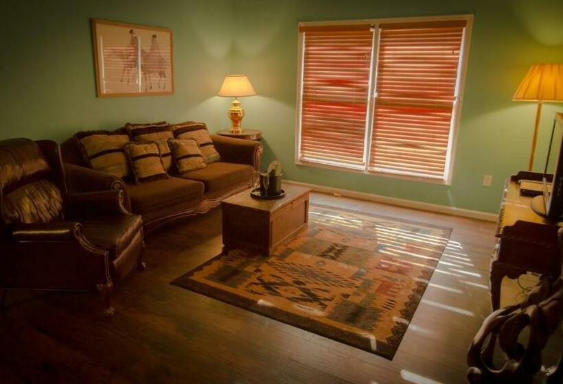 Family Suite, Village Studios