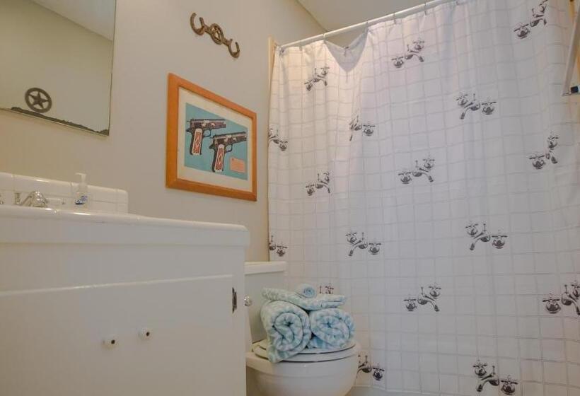 غرفة قياسية مطلّة علي حمام السباحة, Village Studios