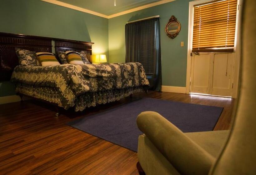 غرفة قياسية سرير كينج, Village Studios