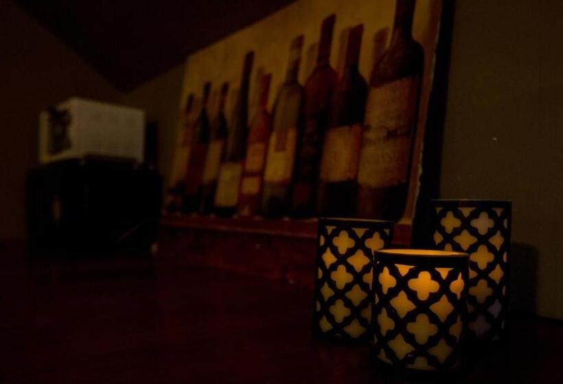 غرفة ديلوكس, Village Studios