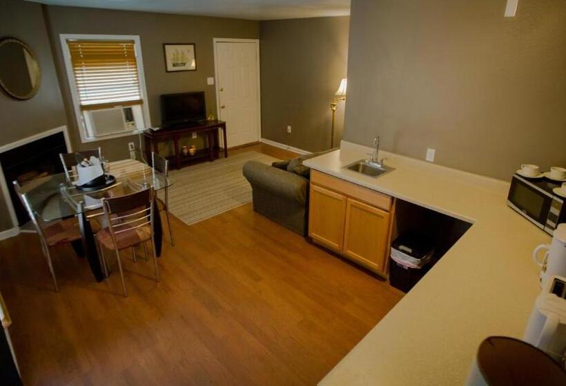 جناح مزود بتراس, Village Studios