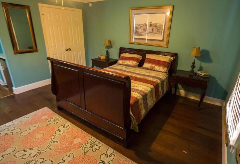 غرفة قياسية مزوَّدة بتراس, Village Studios