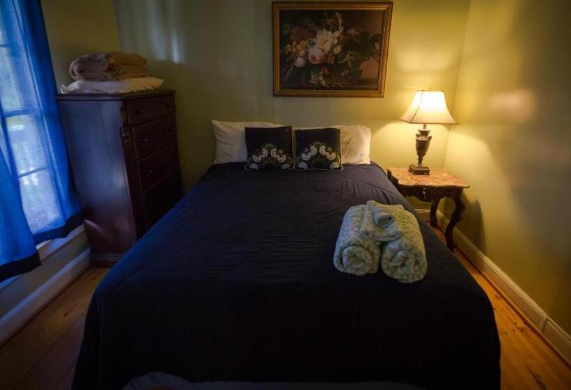 غرفة سوبيريور, Village Studios