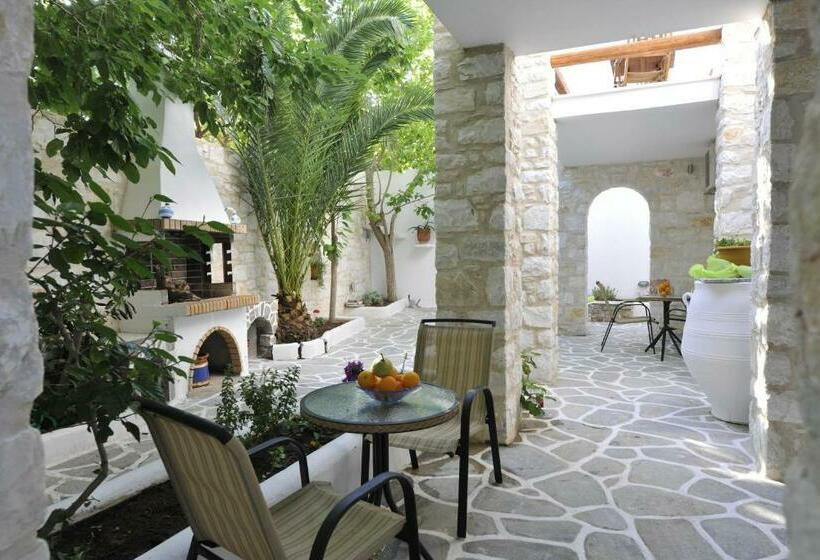 스탠다드 룸, Alexandros Studios