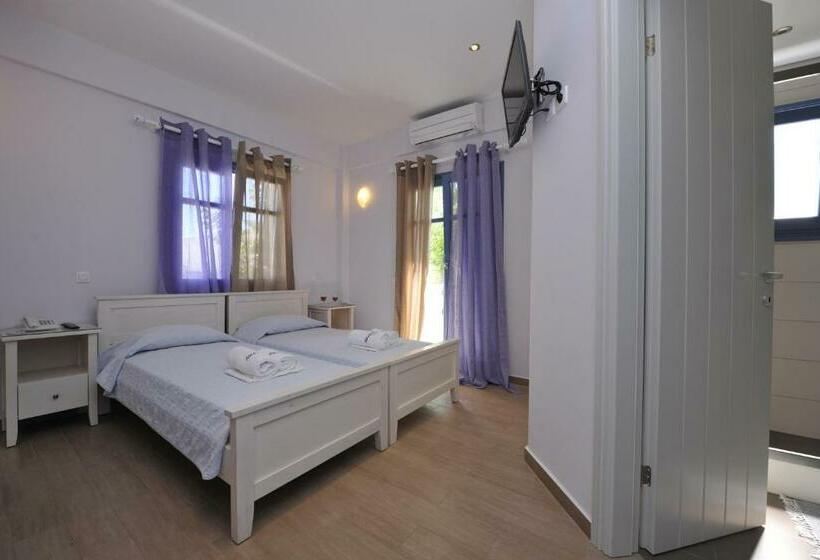 스탠다드 룸, Alexandros Studios