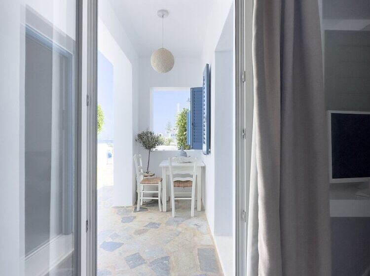 스탠다드 룸, Alexandros Studios