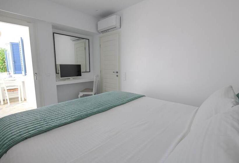 스탠다드 룸, Alexandros Studios