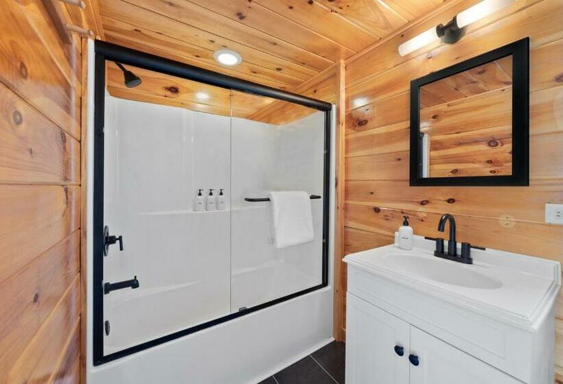 スイート, Wolfjaw Lodge