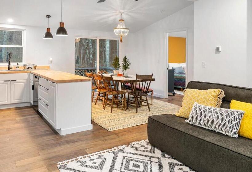 3ベッドルームハウス, Wolfjaw Lodge