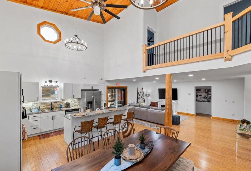 4ベッドルームハウス, Wolfjaw Lodge