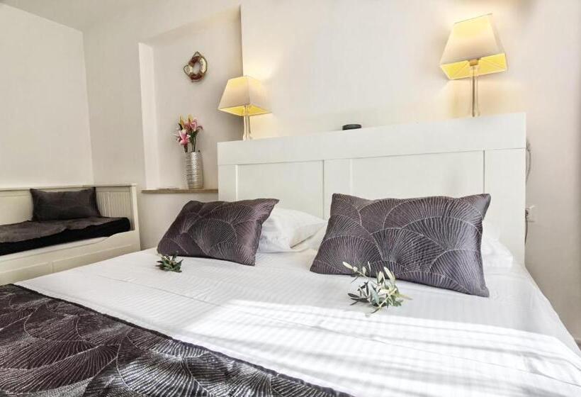 חדר סטנדרט לארבעה, Boutique Hotel Alegria