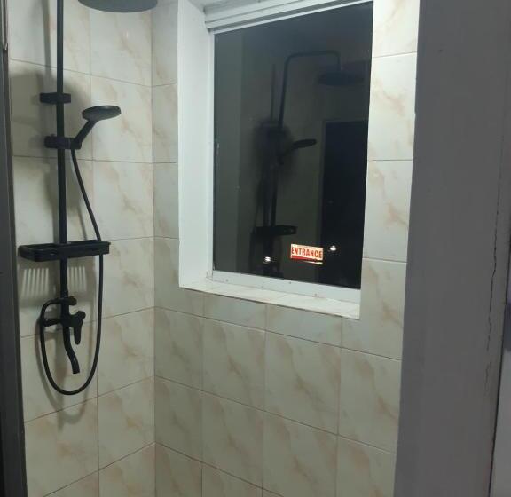 스탠다드 룸, 999