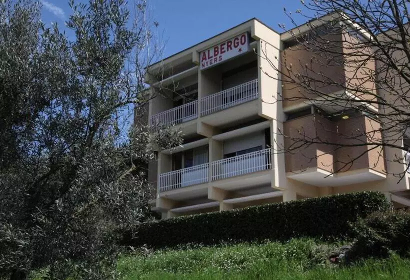اتاق سوپریور یک تخته, Albergo Nyers