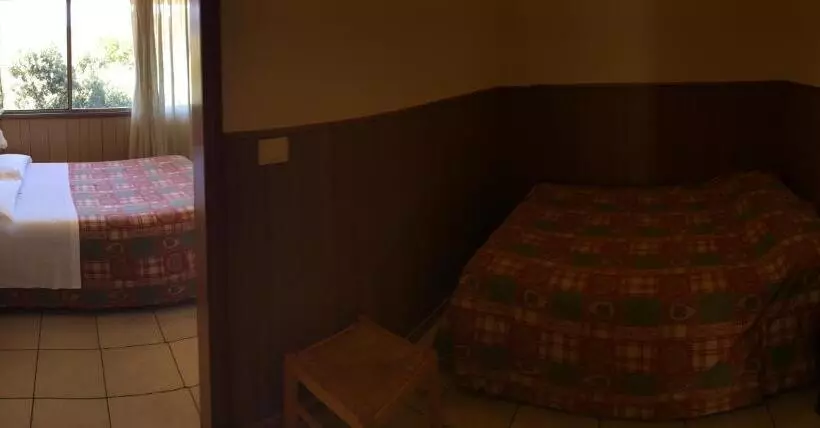 اتاق سوپریور چهار تخته, Albergo Nyers