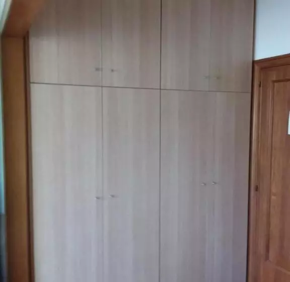 اتاق سوپریور چهار تخته, Albergo Nyers