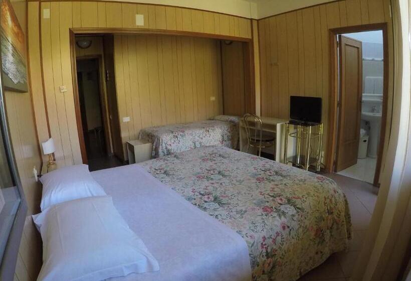 اتاق استاندارد سه نفره, Albergo Nyers