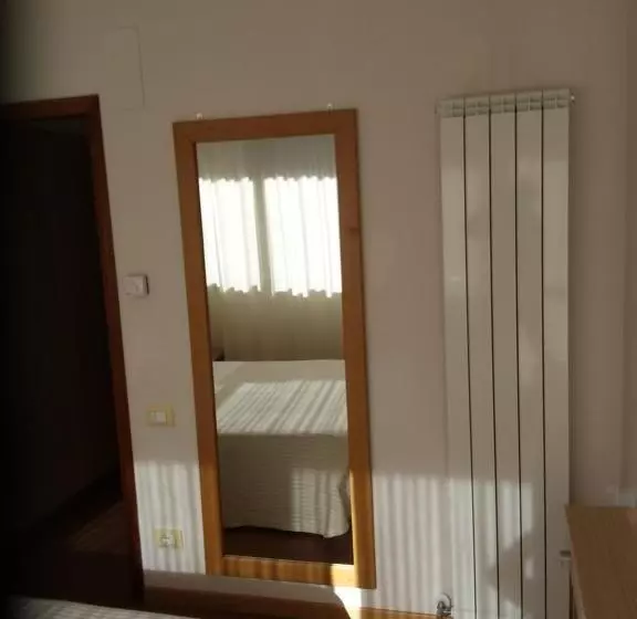 اتاق استاندارد سه نفره, Albergo Nyers