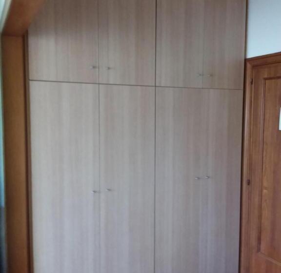 اتاق سوپریور یک تخته, Albergo Nyers