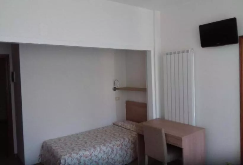 اتاق استاندارد سه نفره, Albergo Nyers
