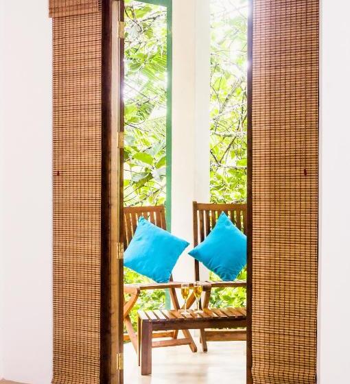 חדר דלוקס נוף לגינה, Garcinia Leaf