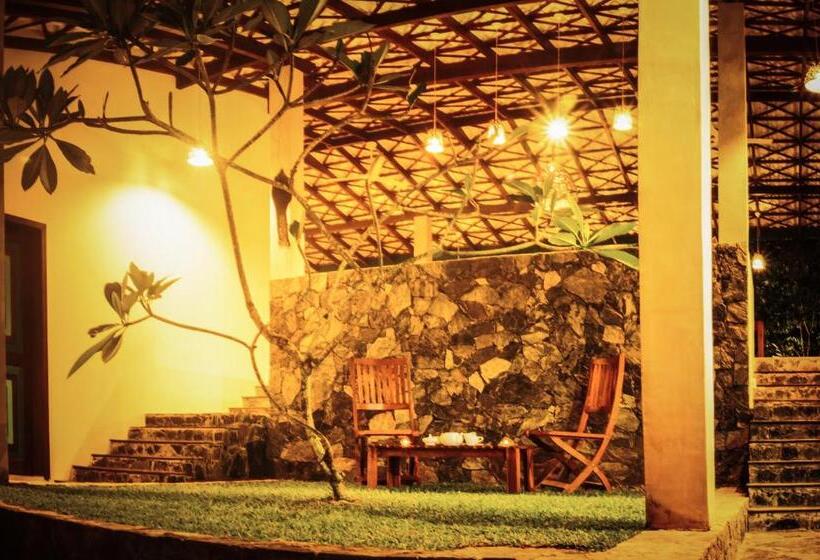 חדר דלוקס לשלושה, Garcinia Leaf