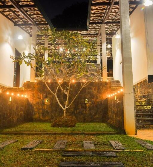 חדר דלוקס לשלושה, Garcinia Leaf